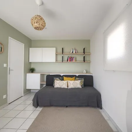 La Palm Yourhosthelper *