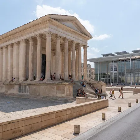 La Palm Yourhosthelper