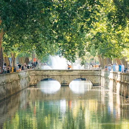 La Palm Yourhosthelper