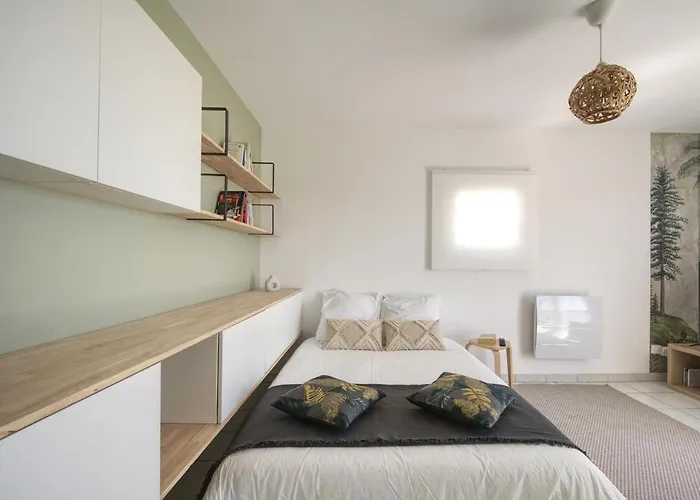 La Palm Yourhosthelper Nîmes