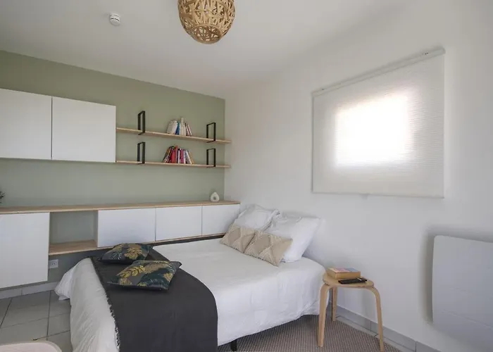 La Palm Yourhosthelper