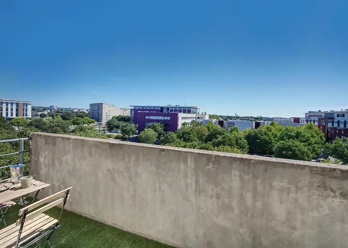 La Palm Yourhosthelper